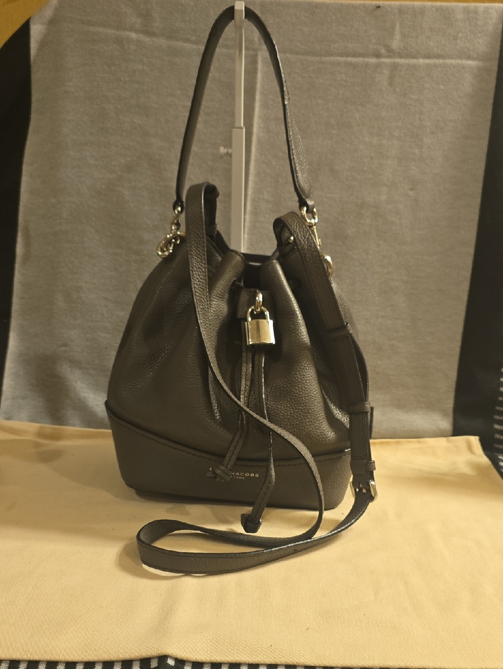 Marc Jacobs Gray Pebbled Leather Drawstring Bucket Shoulder Bag